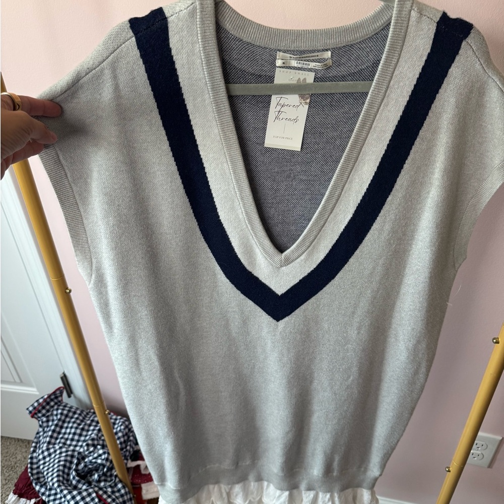 Anthropologie Sleeveless V-Neck Knit Sweater Vest - Light Gray with Navy Trim